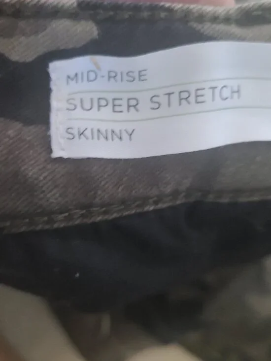 Lane Bryant Camo Skinny Jeans Mid Rise Super Stretch Distressed Women Size 12 - Picture 3 of 12